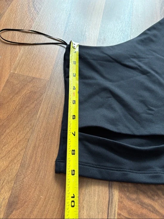 Abercrombie & Fitch Woman’s Size XS Black One-Shoulder Crop Top - Picture 7 of 9